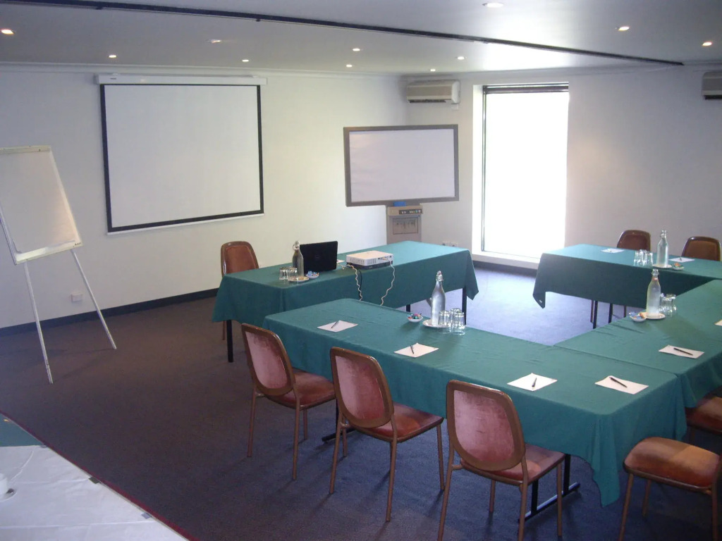 Best Western Plus The Tudor Box Hill