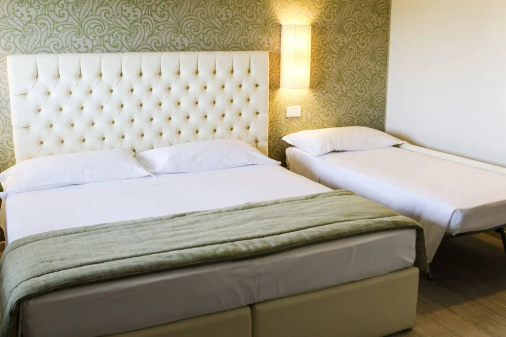 Nuova Opera Rooms & Apartments