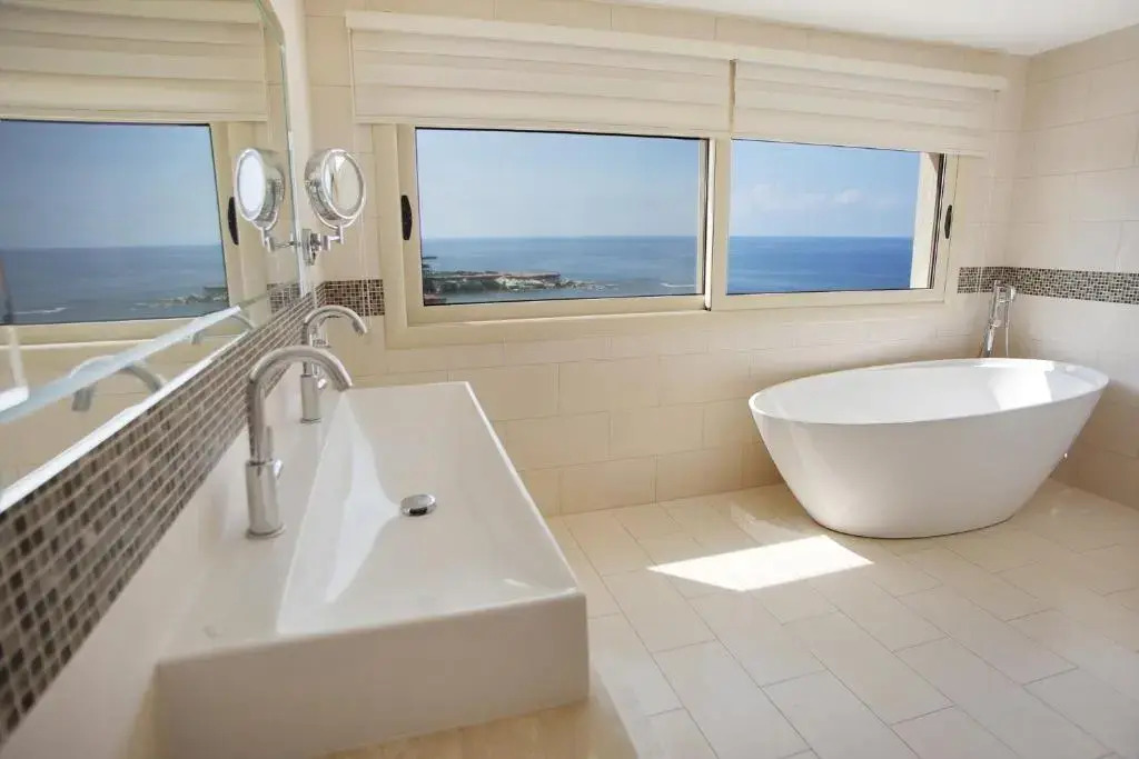 Seafront 5 Bedroom Villa Paradise in Sea Caves