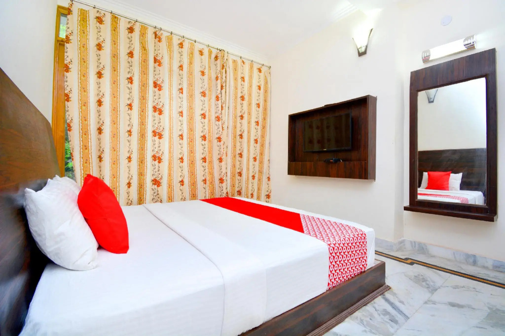 OYO Flagship 45681 Vivek Palace
