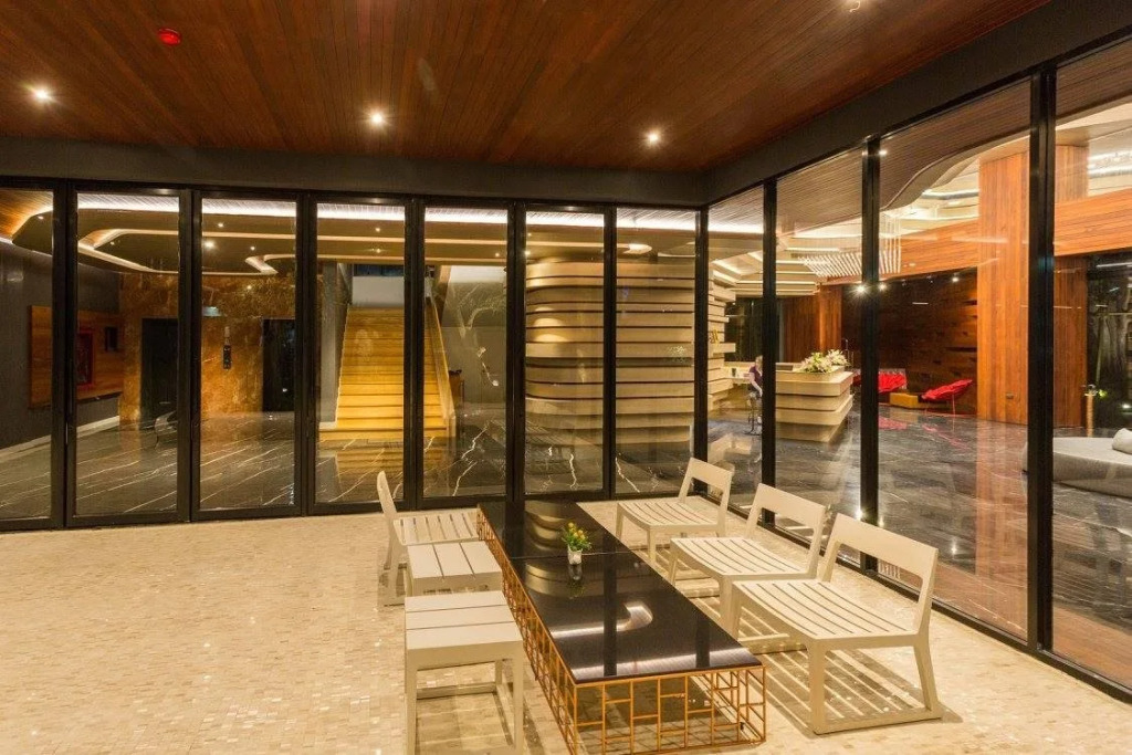 Tonaoi Grand Hotel