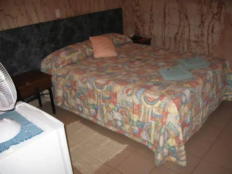 Radeka Downunder Underground Motel