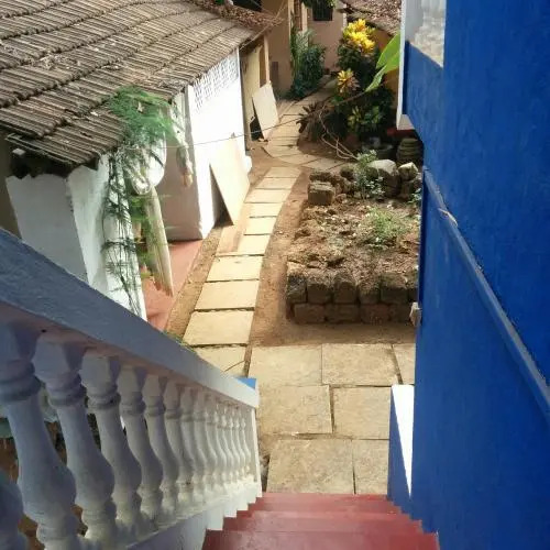 Session Haus Hostel