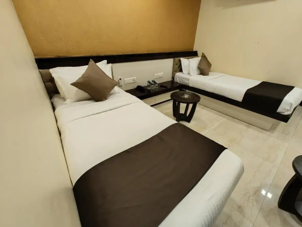 The Majlis Hotel - Near Taj Hotel Colaba