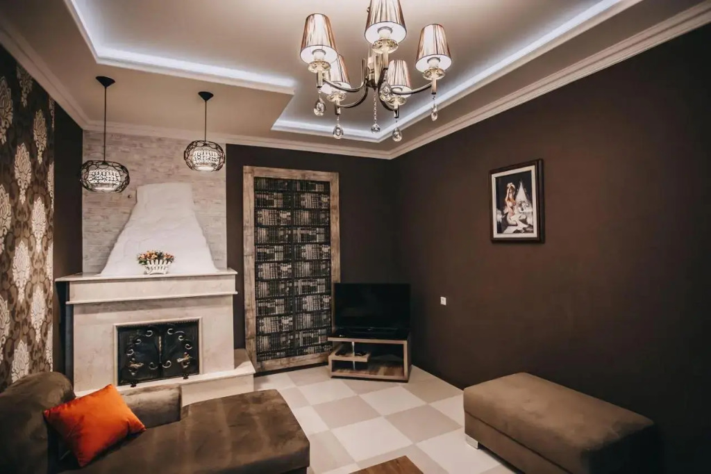 7 Rooms Hotel