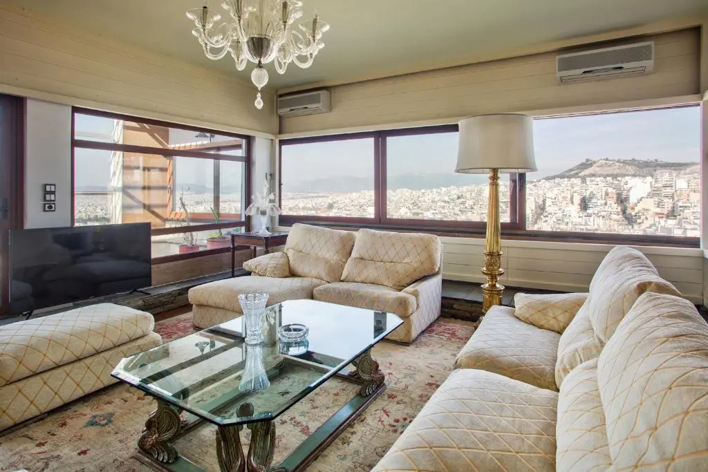 Exclusive apt with panoramic views! - ST8