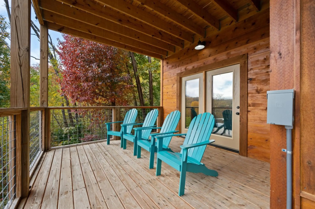 2021 Cabin - Gorgeous Fall Views, GameRm, HotTub, Xbox, Bears, Gatlinburg 10min & Ober 5min