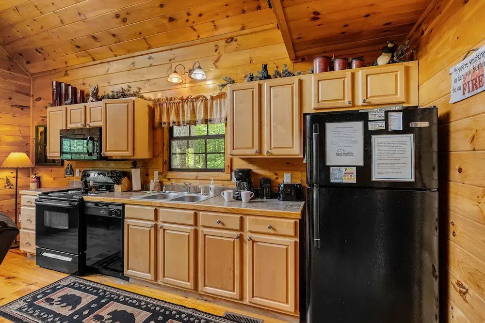 Caught Ya Peek'n 1 Bedroom Cabin by RedAwning