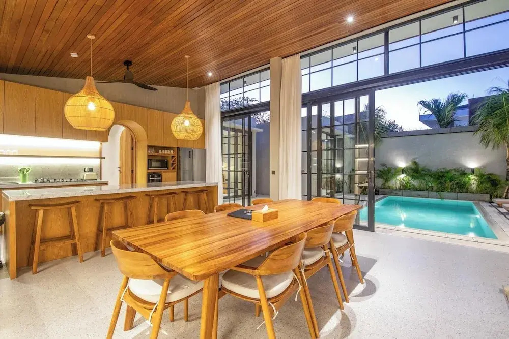 Bohemian Lush 5BR Retreat, 5 Mins to Bingin Beach