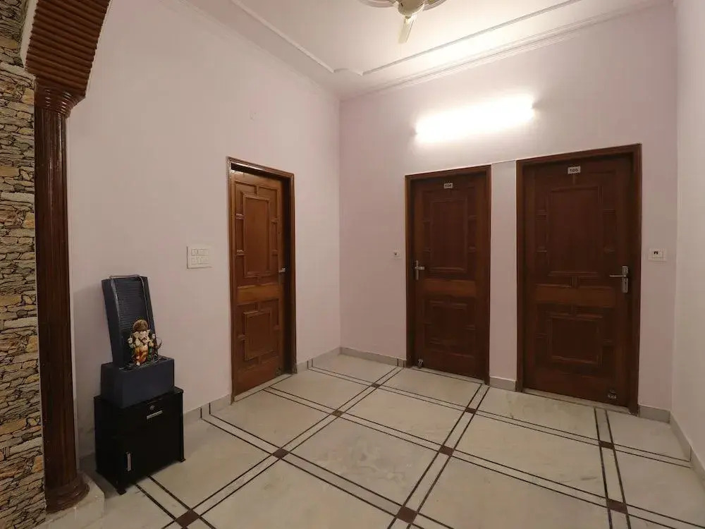 OYO 26449 Rajdhani Residency