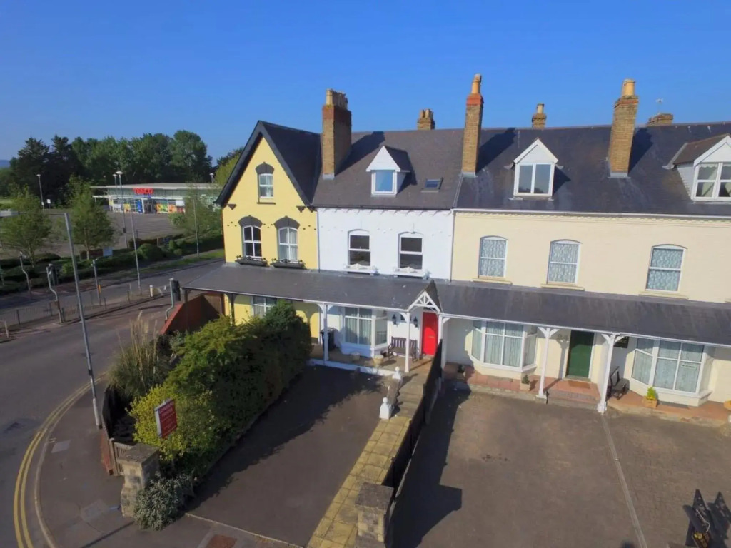 Lowdens Guest House