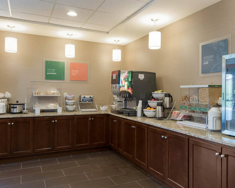 Comfort Suites Bridgeport - Clarksburg