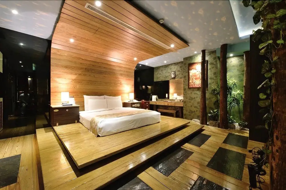 Eden Exoticism Planet Hotel