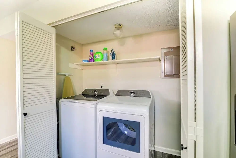 Bowling Green Townhome: 4 Mi to Lost River Cave!