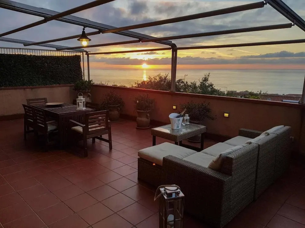 Spacious 4 Bedroom Apartment With Terrace And View
