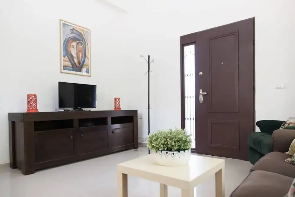 Alonas Apartments