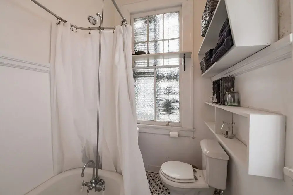 Walk to French Quarter 2 Bedroom 1 Bath Duplex in the Heart of Bywater by Redawning