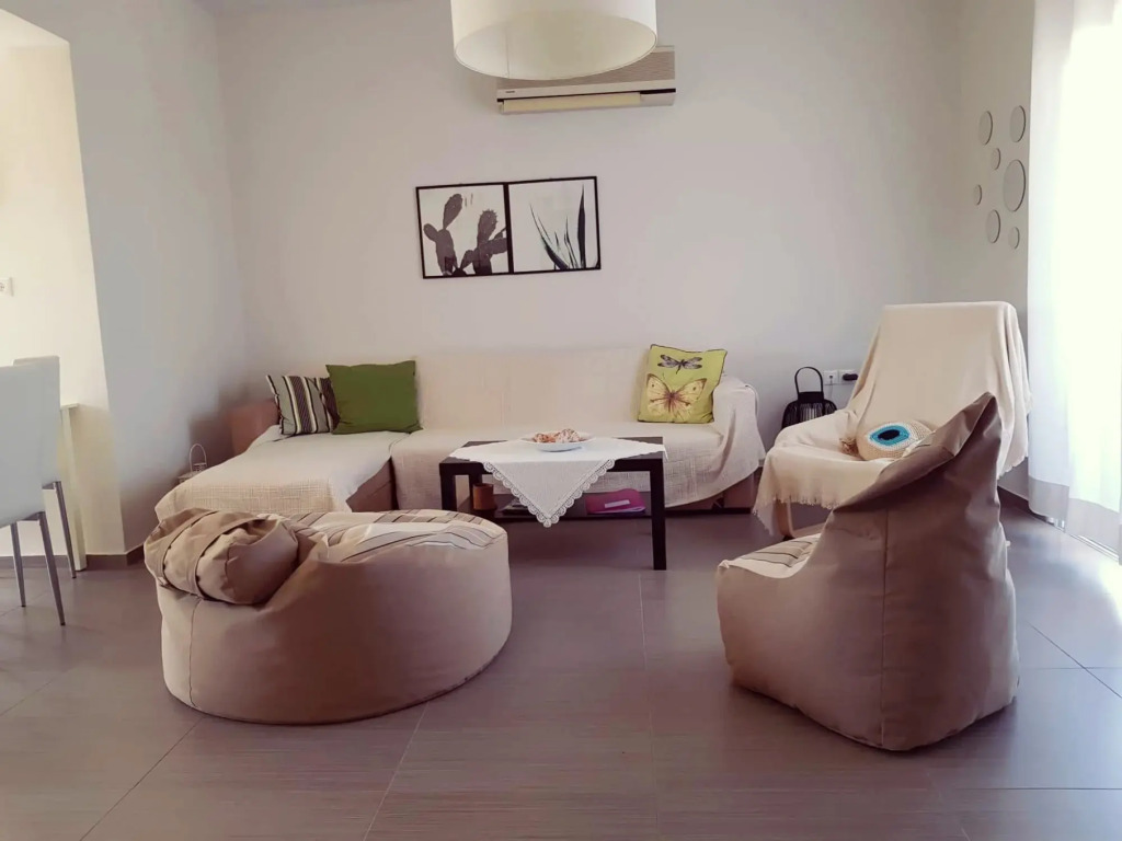 Gennadi Serenity House -beachfront Villa