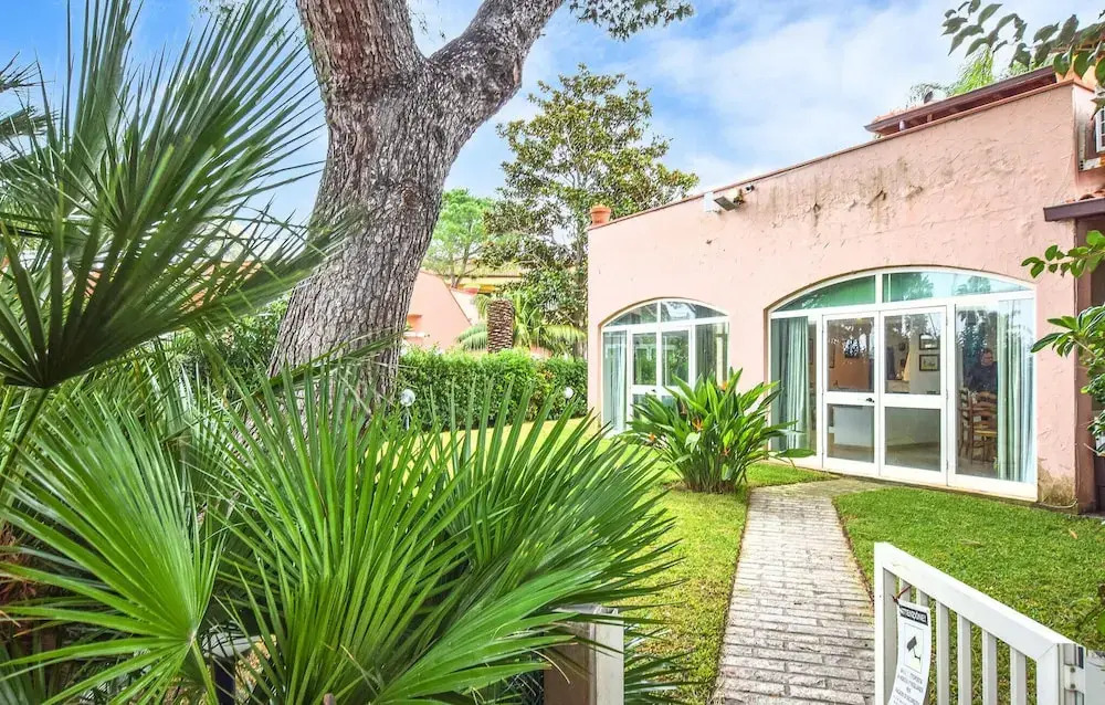 Awesome Home in Furnari With 5 Bedrooms and Wifi