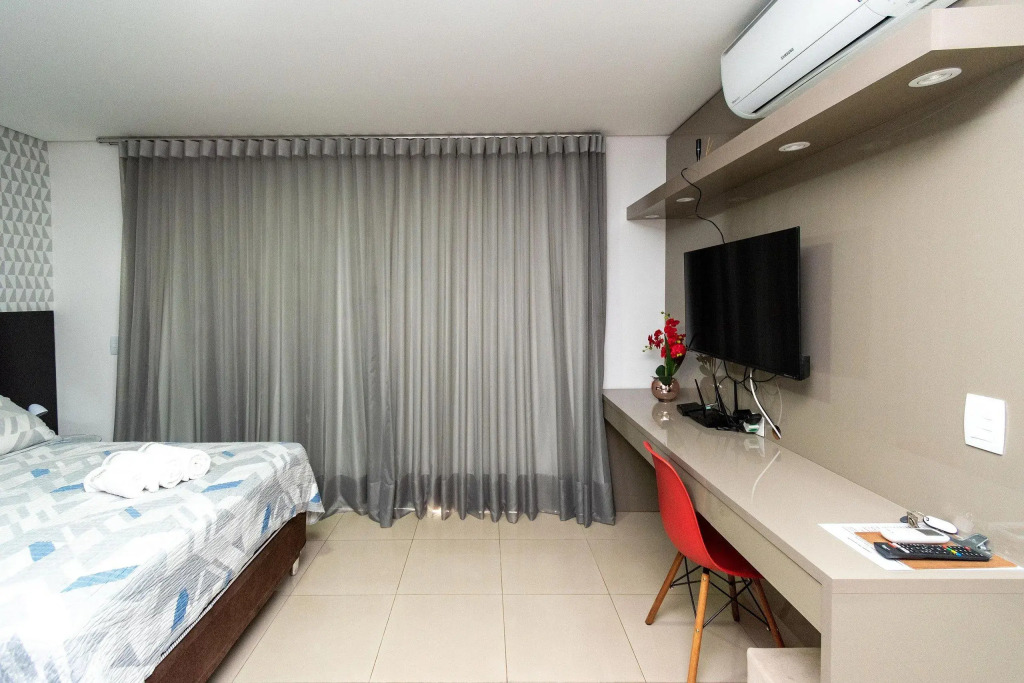 Flat completo - andar alto - Setor Bueno - Ed The Expression - WI-fi - Garagem - TH2205
