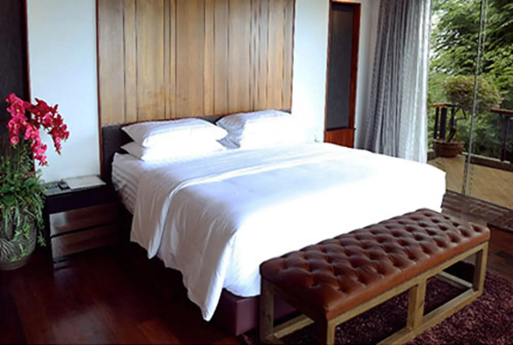 Luxury 4 pool Seaview 6 bedroom Villa on Surin Hill