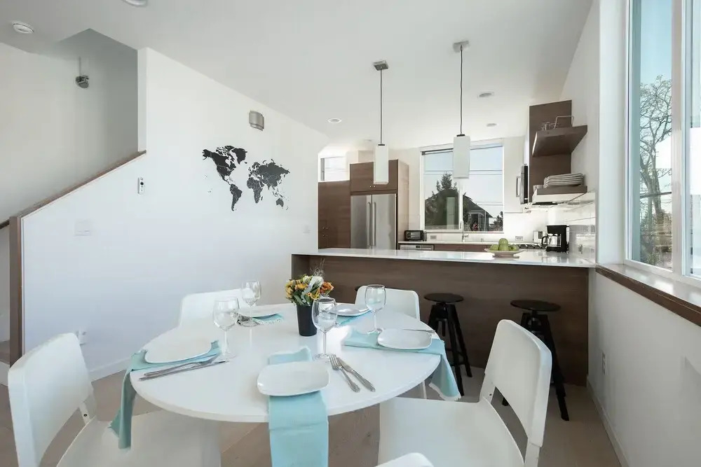 Hosteeva Modern Townhome w Rooftop