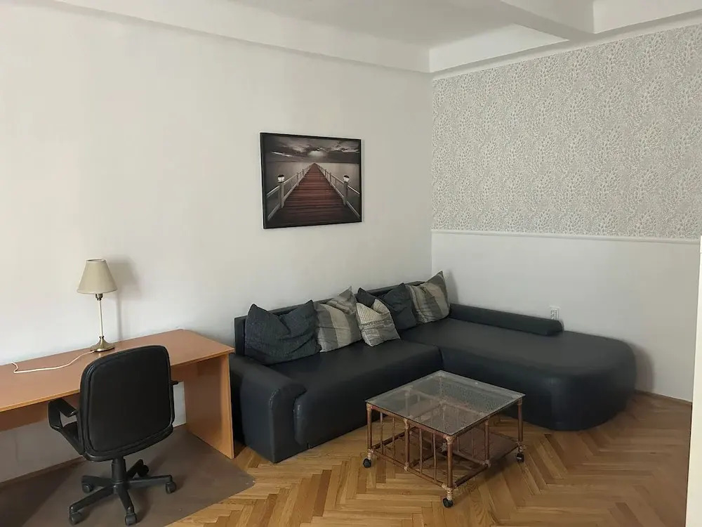 Diamond Astoria 4, Quiet Apartment