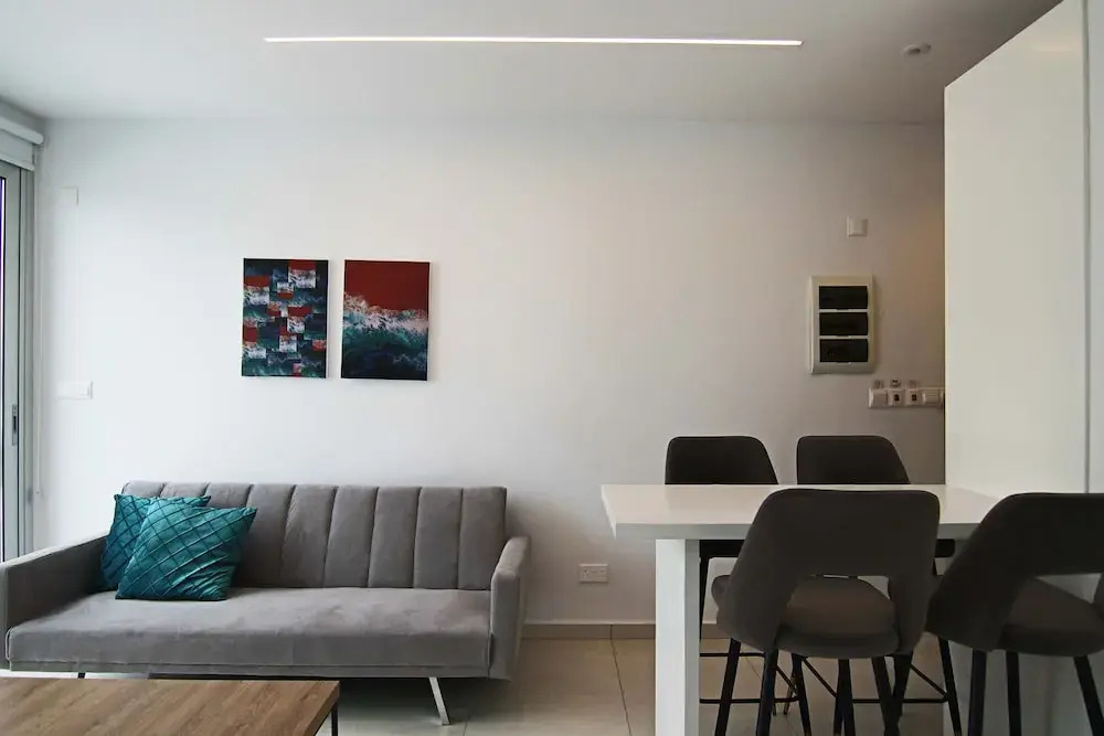 Phaedrus Living: Seaside Deluxe Flat Harbour 106