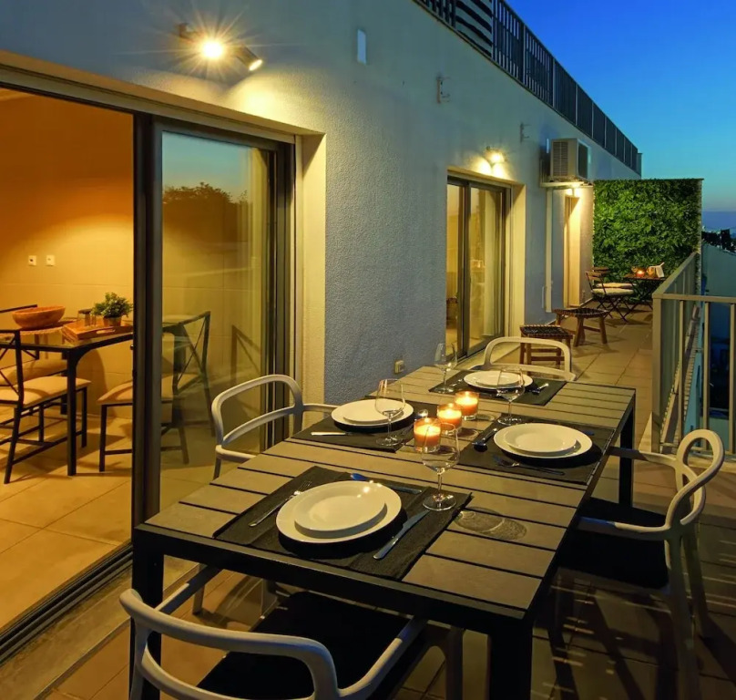 Rooftop Oldtown Residence
