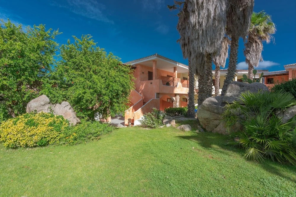 Tranquil Palau Green Village 1 Bedroom Apartment B4P-Premier sleeps 4 persons