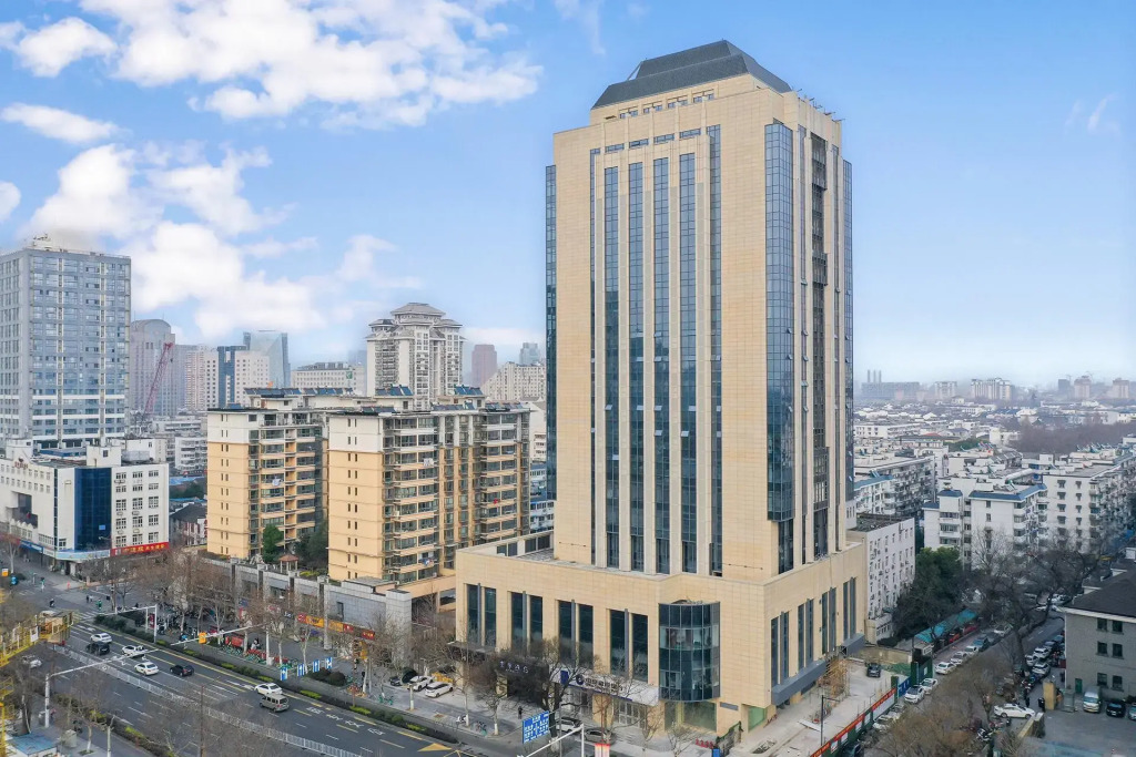 Hanting Hotel (Nanjing Confucius Temple Sanshan Street Metro Station)
