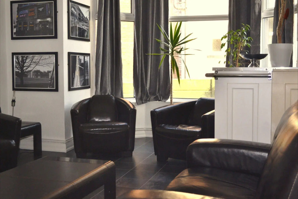 Hendham House - Near Etihad Stadium, CoOp Live Arena, AO Arena, Piccadilly Train Station & Manchester City Centre