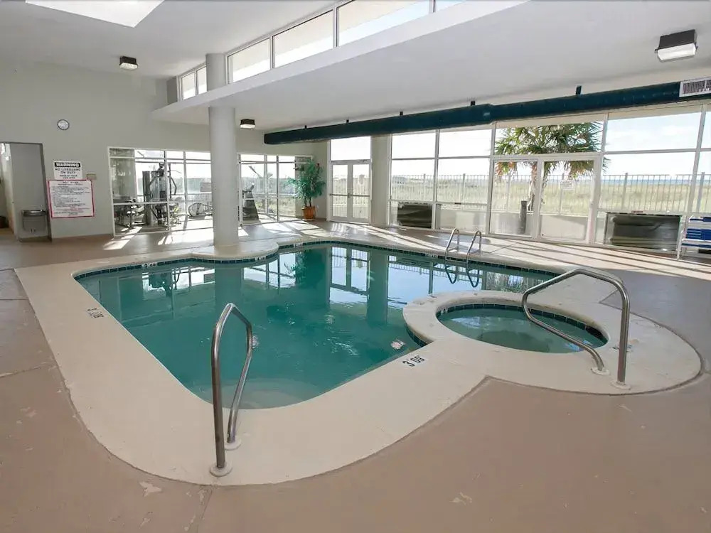 Tidewater 709 - 3 Br condo by RedAwning