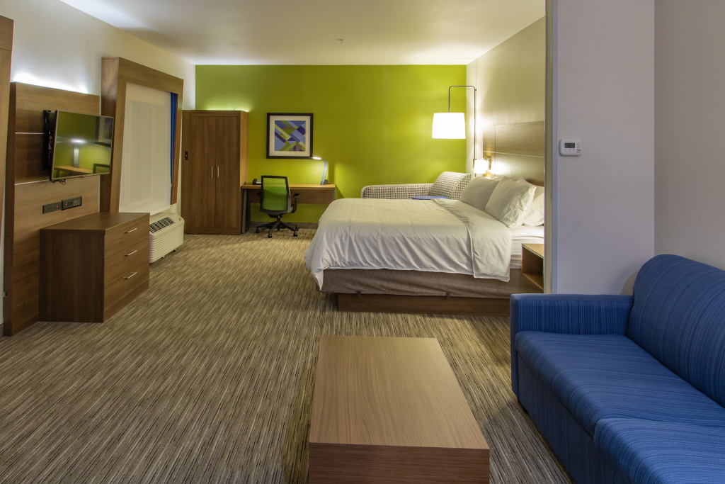 Holiday Inn Express Hotel & Suites Roseville - Galleria Area by IHG