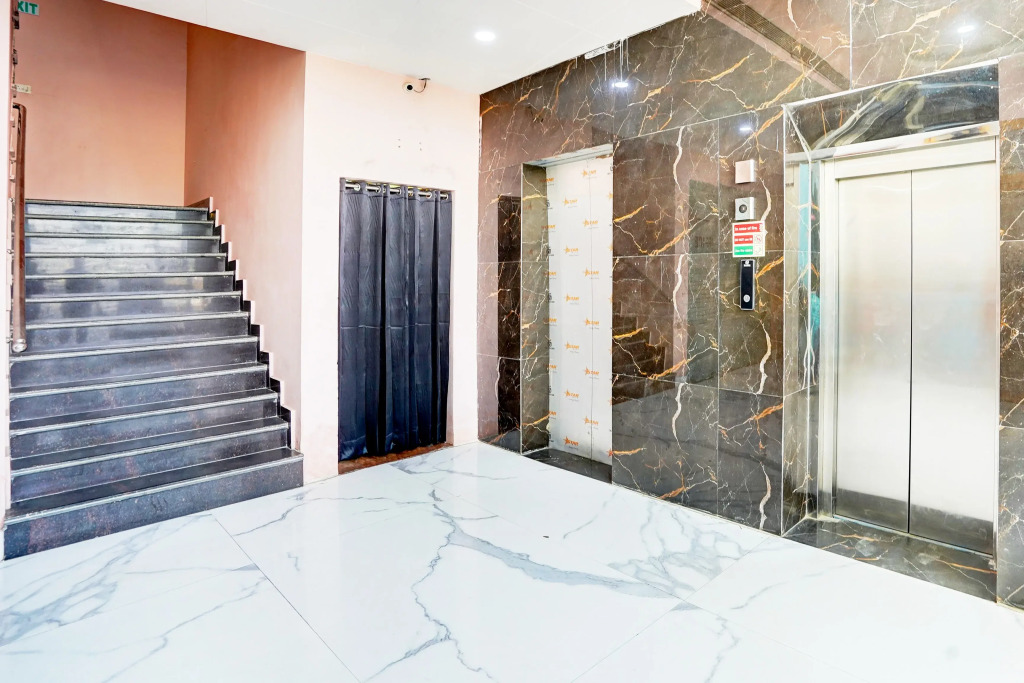 Collection O Surya Enclave Formerly Aroma Regency
