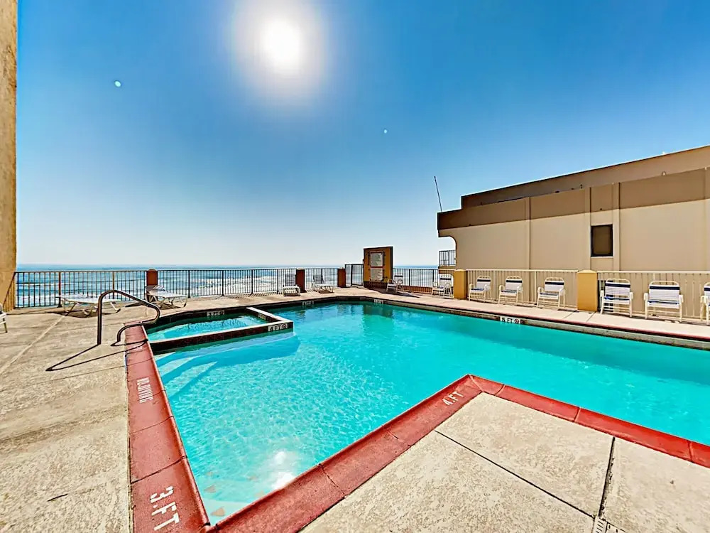 Walkable Gulf-front Perch: Oversize Balcony & Pool 2 Bedroom Condo