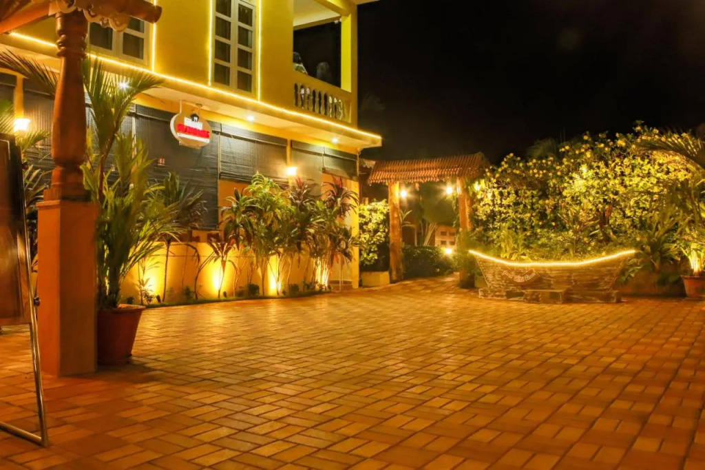 Grand Vatika Resort