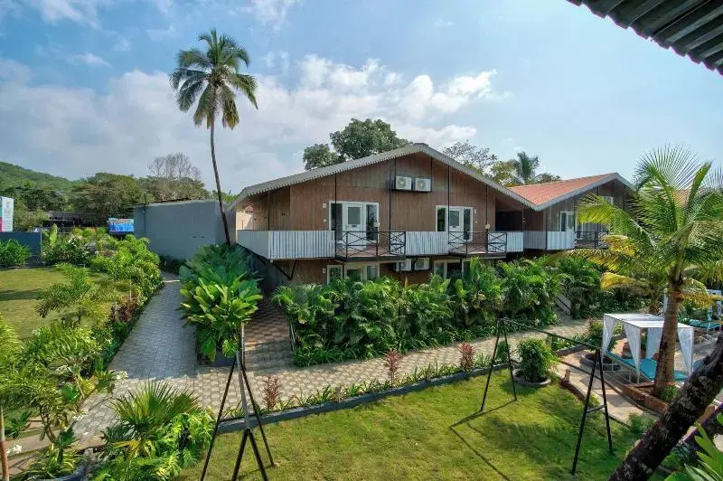 Raya Resorts