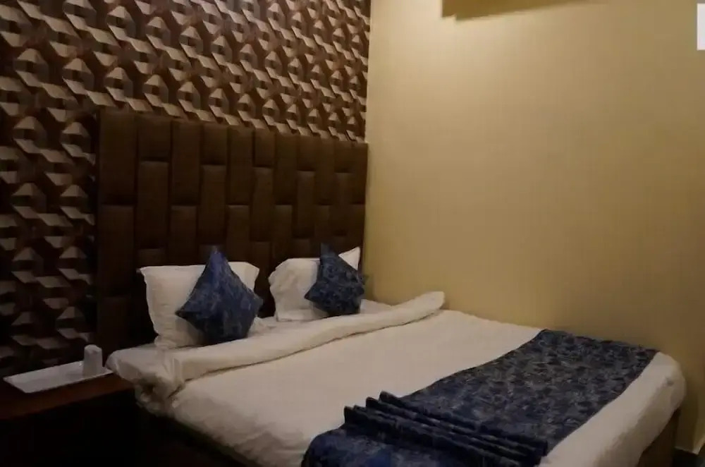 Orange Eye Resort