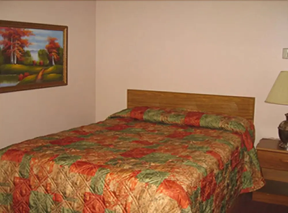 Utica Rest Inn