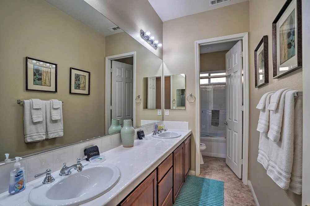 6 Mi to Coachella: Updated Home w/ Pool & Spa