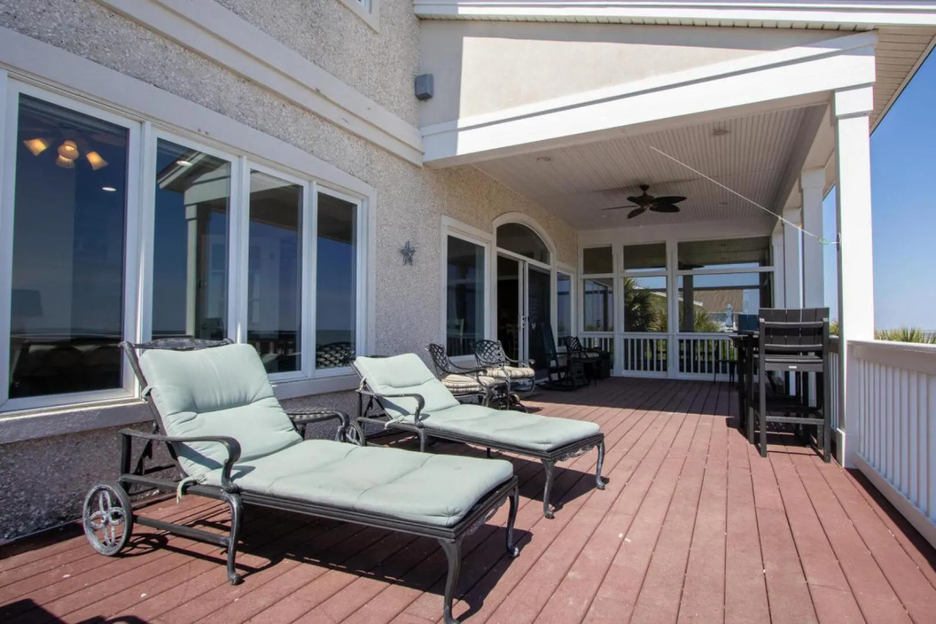 412 Tarpon Blvd