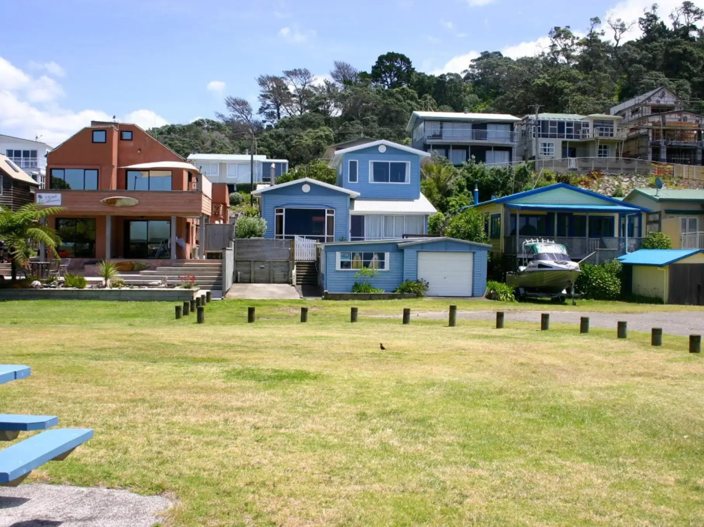 Seasong - Waihi Beach Holiday Home