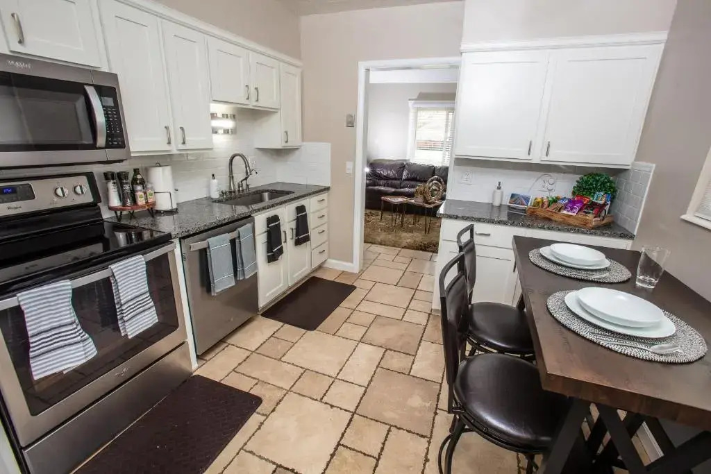 Comfortable Bungalow near Liberty Park