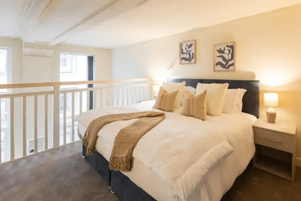 Host Stay Athenaeum House