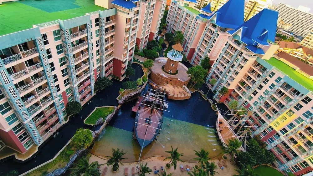 Luxury 2-bedroom Sea View Escape