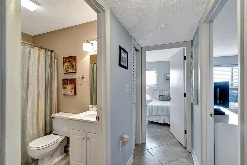 Toes In The Water / 4406 Hhr 2 Bedroom Condo by RedAwning