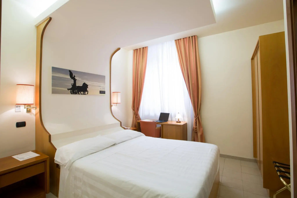 Crosti Hotel