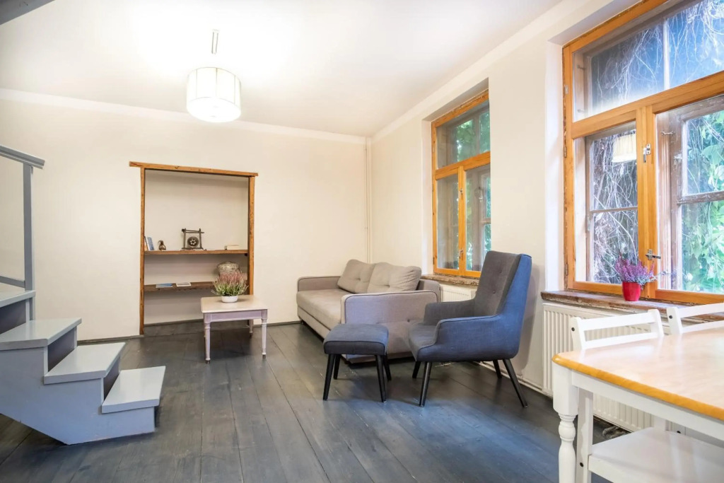 Dream Stay - Bright 2-Bedroom 2-Floor Old Town Apartment