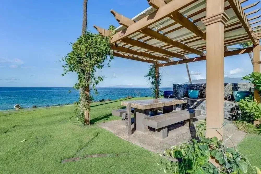 Kihei Surfside, #310 1 Bedroom Condo by RedAwning
